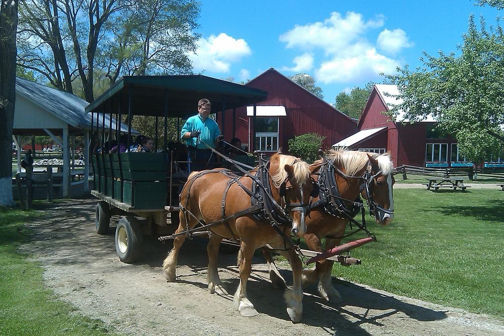 Amish Inn Nappanee Eksteriør billede